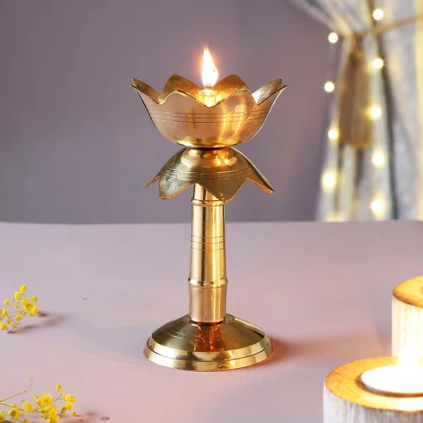 Brass lotus diya(3.5 Inch)