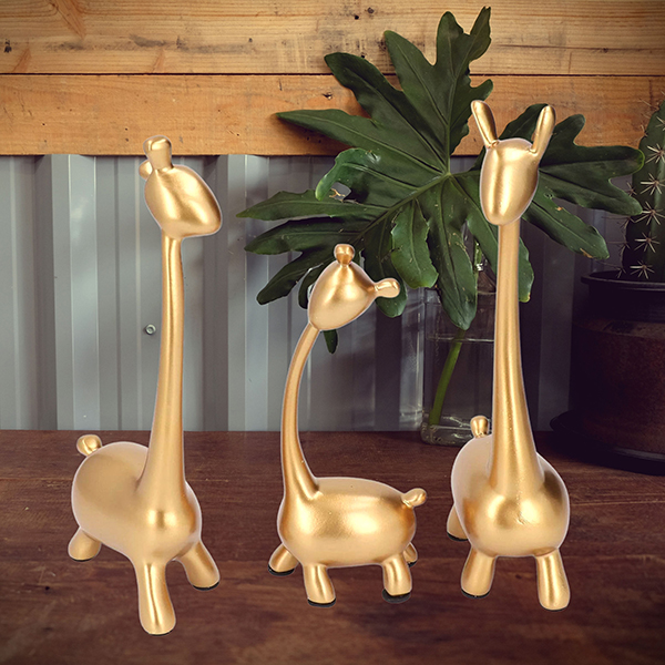 Giraffe Family Showpiece for Home Decor (Pink) Polyresin – 10 Inch